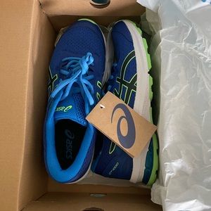 ASICS tennis shoes mens size 7